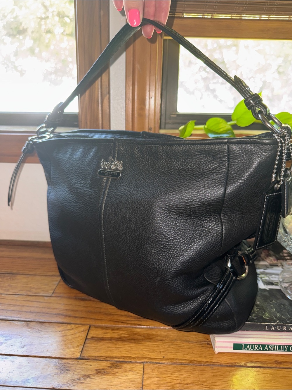EUC Black Coach Chelsea Katarina Pebbled Leather Hobo Bag 18901 pink interior